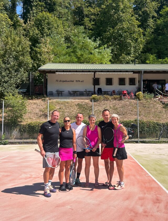 Fulminanter Mixed40-Auftakt: 9:0 für den TC Walldorf Astoria!